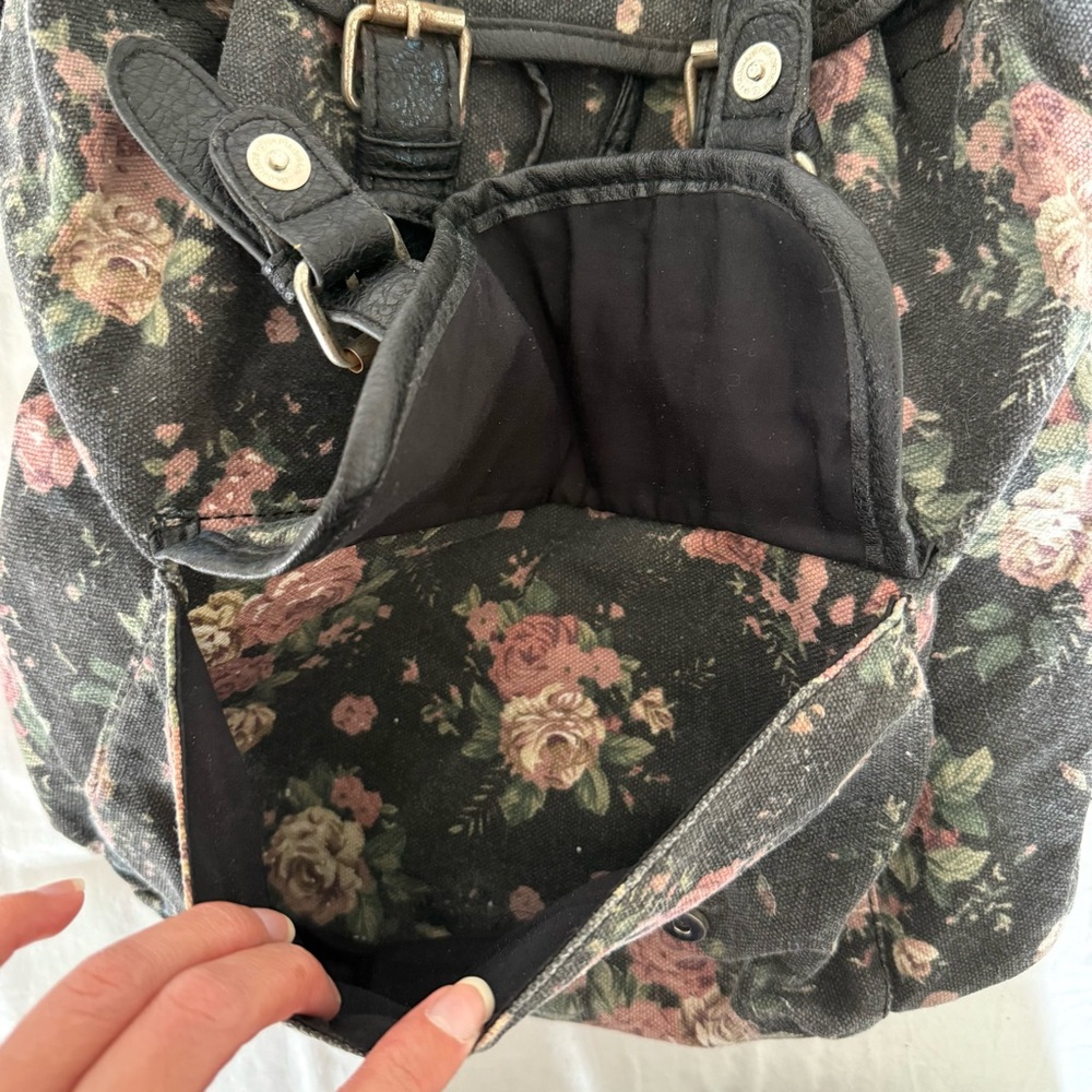 Rose Backpack - Picture 8 of 12